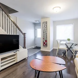  Holiday home Spacious 3 Bdrm Near Downtown Canada