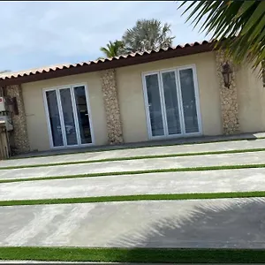 White Sands Apartments, 3 Minutes Walking To The Beach , Palm Beach Aruba