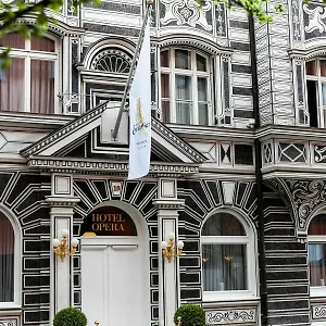 Opera Hotell