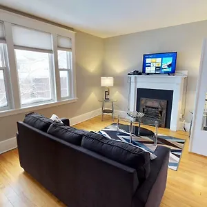  Apartment Bright, Clean, Private. In The Heart Of Downtown! Parking, Wi-fi And Netflix Included Canada